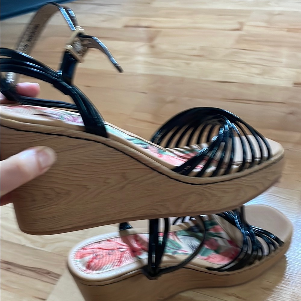 Catalina Black and Tan Wedge Sandals